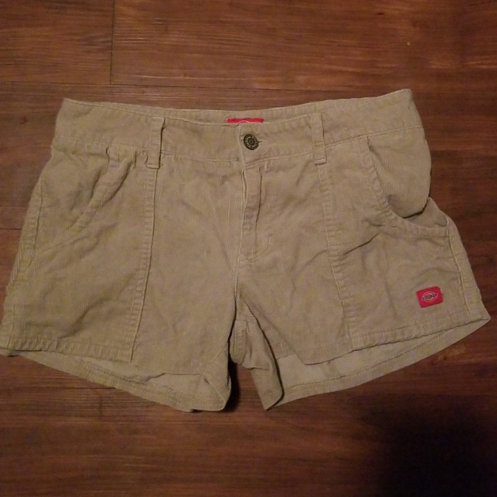 Dickies tan shorts size 5